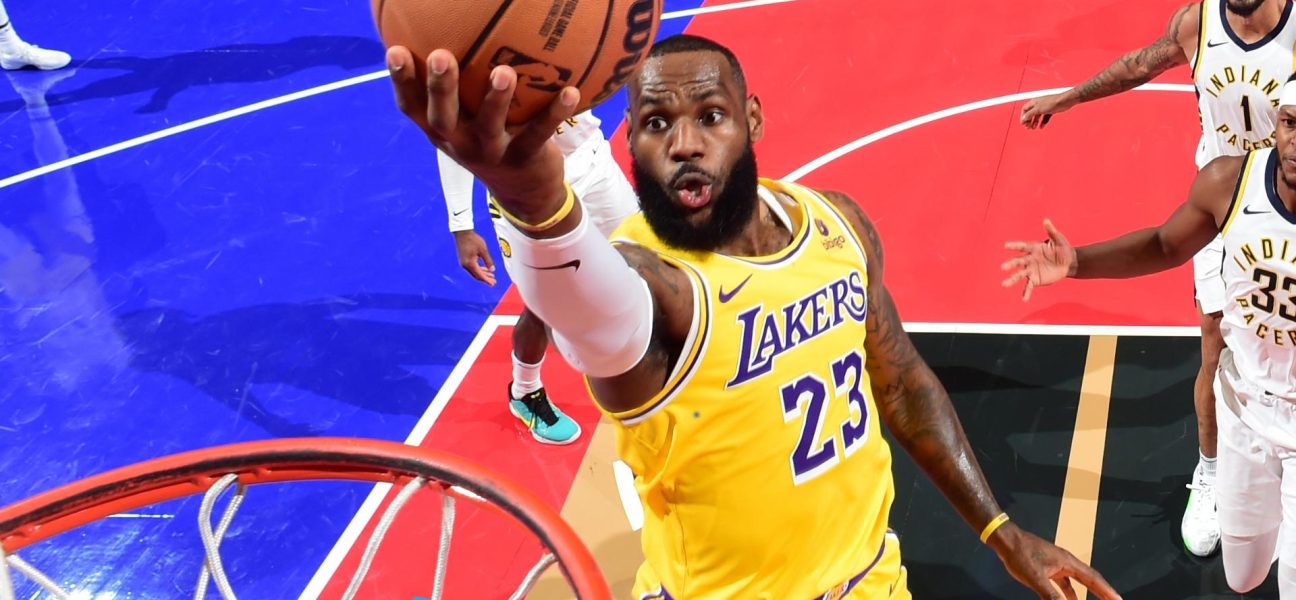 LeBron James khám phá những con đường mới trong trò chơi và dự đoán NFL